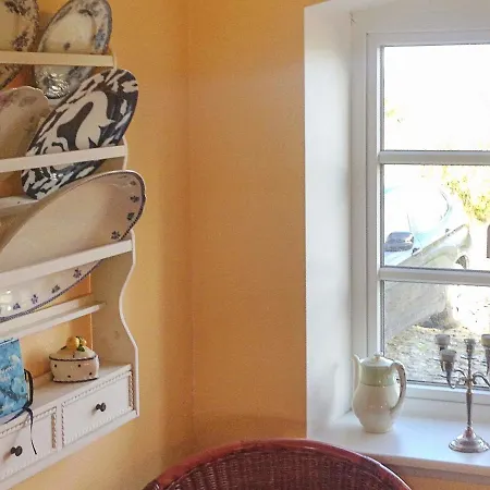Three-bedroom Holiday In 4 Holiday home