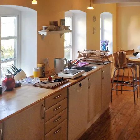 Three-bedroom Holiday In 4 Holiday home *